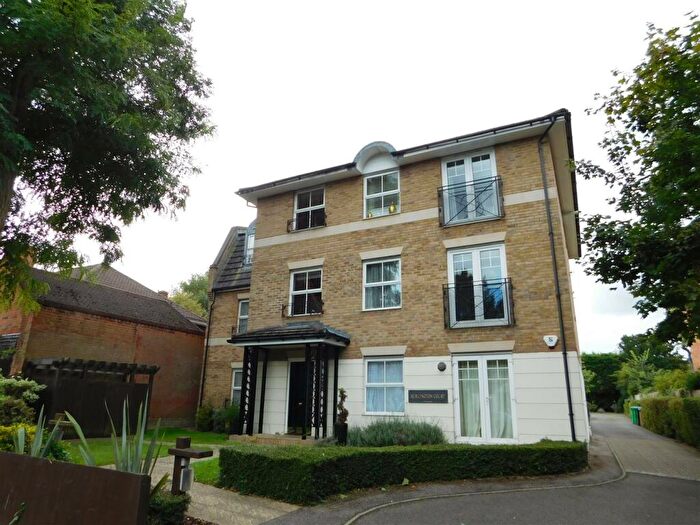 1 Bedroom Flat To Rent In Burlington Court, Surbiton, KT6