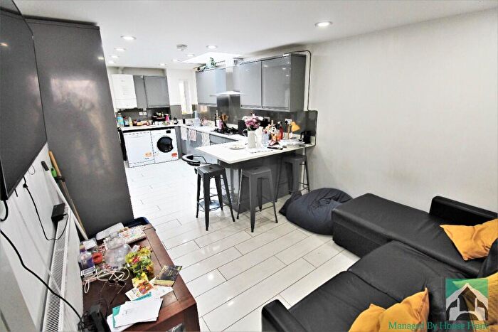 6 Bedroom Terraced House To Rent In North Road, Birmingham, B29