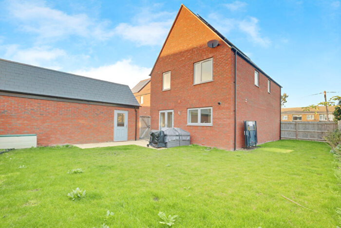 4 Bedroom Detached House For Sale In Turbot Drive, Great Wakering, SS3