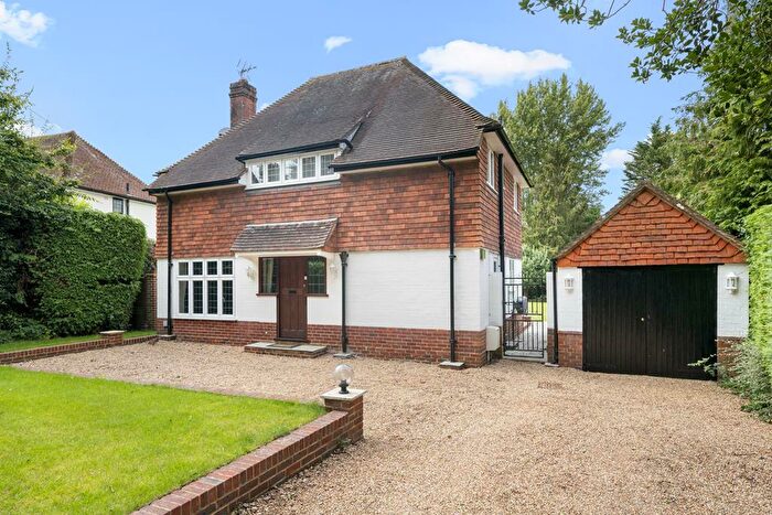 3 Bedroom Detached House To Rent In East Horsley, KT24