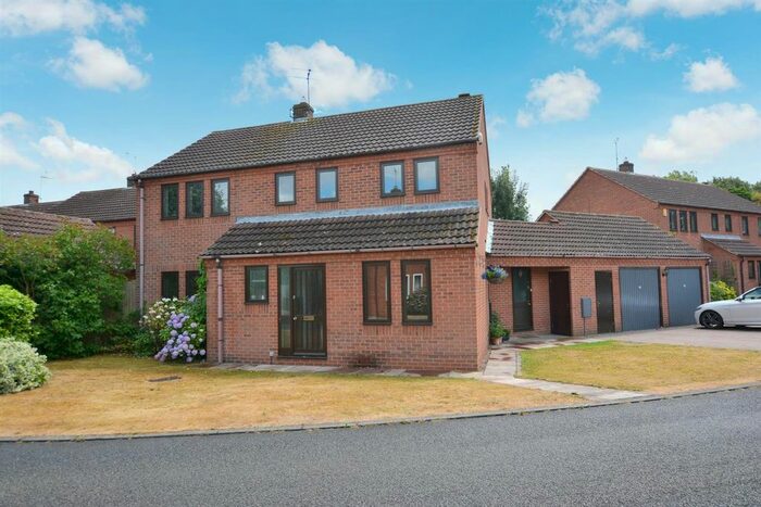 4 Bedroom Detached House For Sale In Chimes Meadow, Southwell, NG25