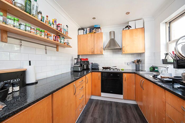 2 Bedroom Property To Rent In St Matthews Row, Shoreditch, London, E2