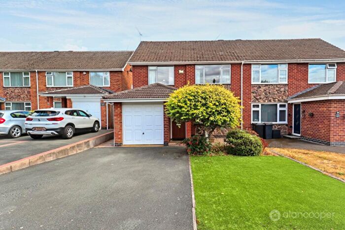 3 Bedroom Semi Detached House For Sale In Whitestone Road, Nuneaton, CV11
