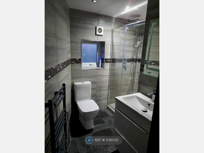 3 Bedroom Semi-Detached House To Rent In Becontree Avenue, Dagenham, RM8