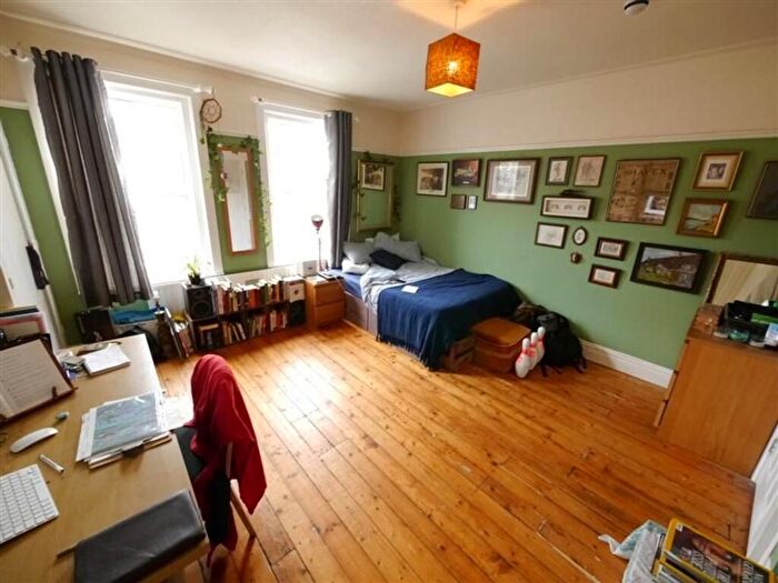 4 Bedroom Semi-Detached House To Rent In Stanmore Street, Leeds, LS4