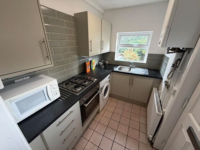 4 Bedroom Terraced House To Rent In Burns Road, Sheffield, S6