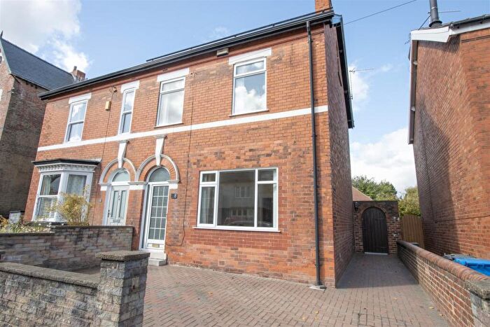 4 Bedroom Semi-Detached House For Sale In Cromwell Road, Chesterfield, S40