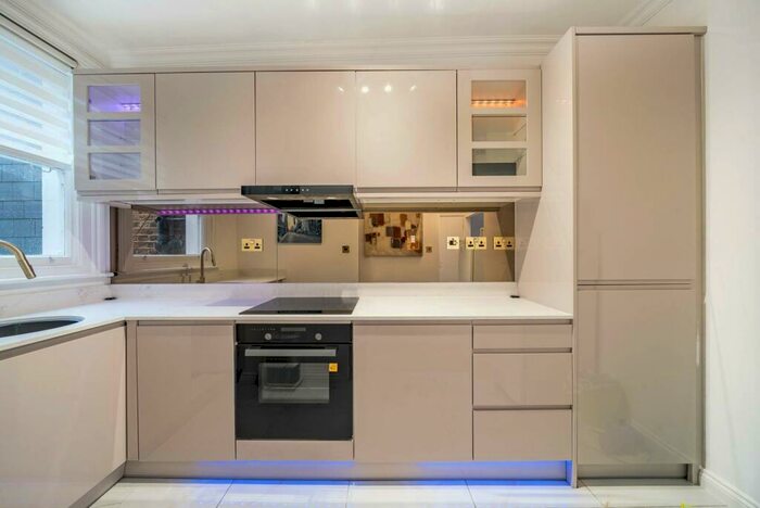 1 Bedroom Flat To Rent In Prince George Road, Stoke Newington, London, N16