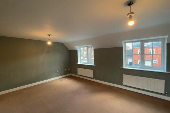 1 Bedroom Flat To Rent In Witley Drive, Lichfield, WS13