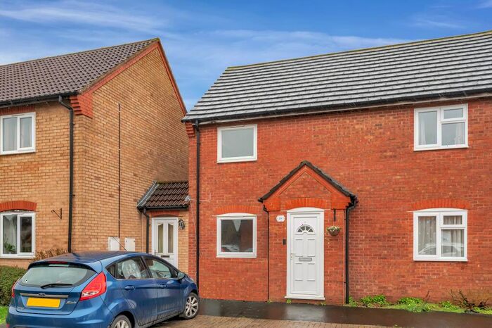 2 Bedroom Terraced House For Sale In Blackthorn, Stamford, PE9