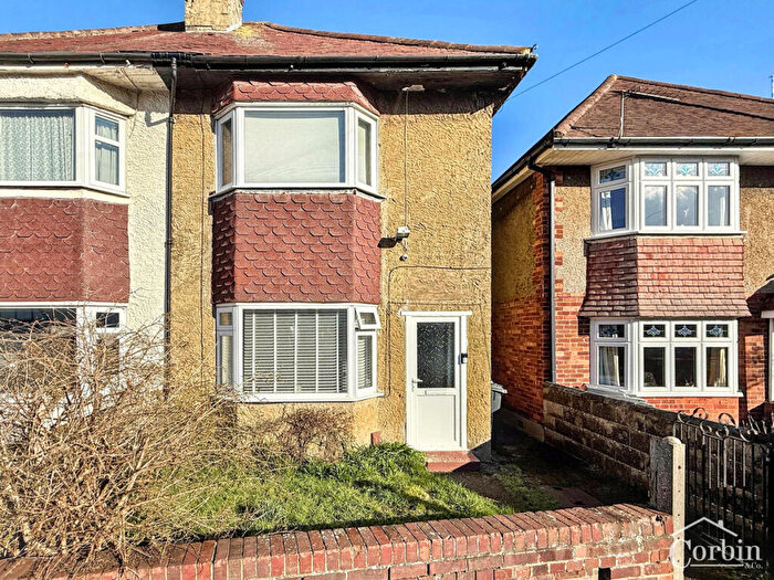 2 Bedroom Semi-Detached House For Sale In Kingswell Road, Bournemouth, BH10