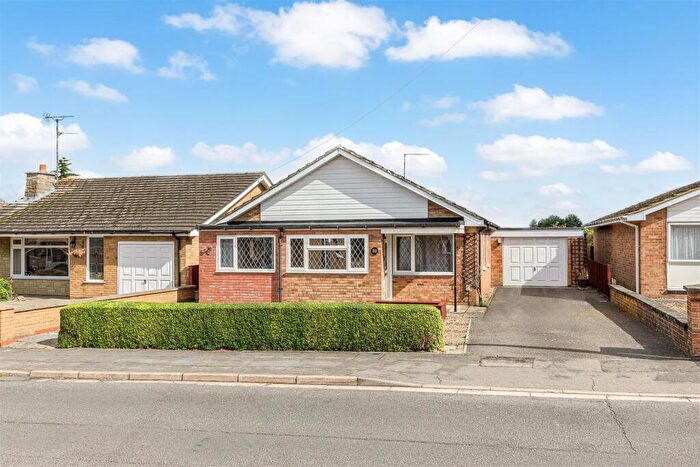 2 Bedroom Detached Bungalow To Rent In Whitefriars, Rushden, NN10