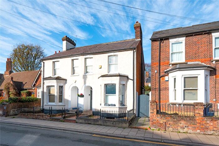 4 Bedroom Semi Detached House For Sale In St. Peters Road, St. Albans, Hertfordshire, AL1