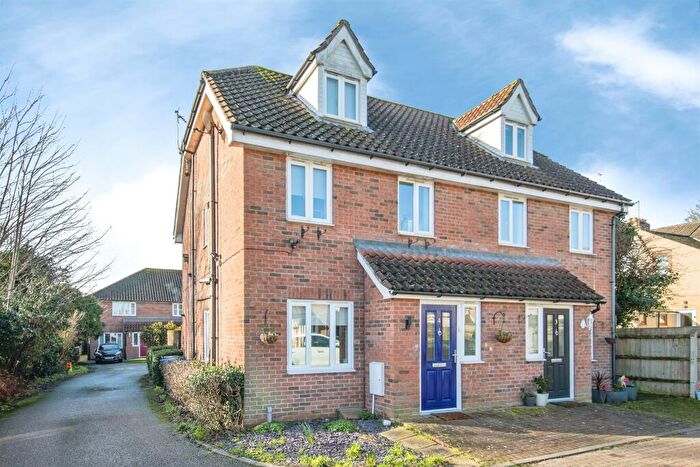 3 Bedroom Semi Detached House For Sale In Putney Close, Ipswich, IP1