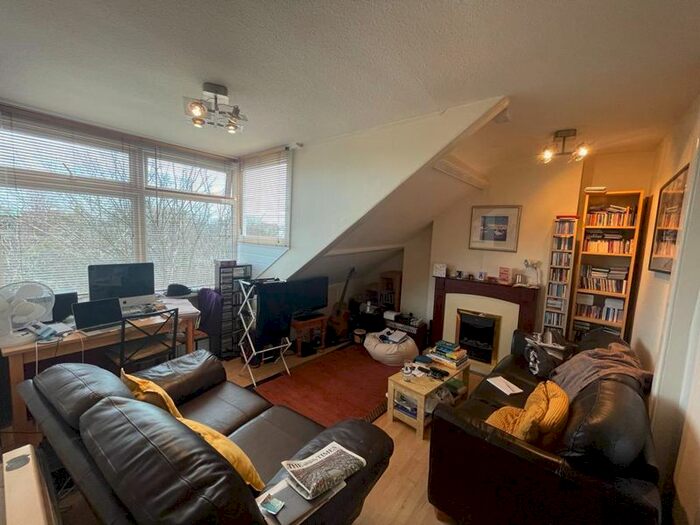 1 Bedroom Flat To Rent In Eslington Terrace, Jesmond, Newcastle Upon Tyne, NE2