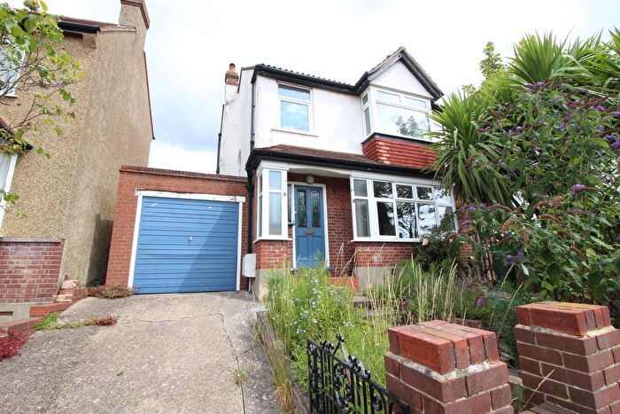 3 Bedroom Semi-Detached House For Sale In Moreton Road, Worcester Park, KT4