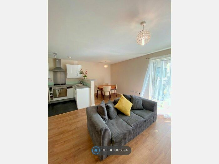 2 Bedroom Flat To Rent In Holst House, London, W12