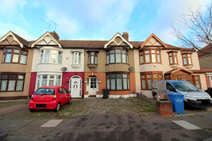 3 Bedroom Terraced House To Rent In Ashburton Avenue, Ilford, IG3