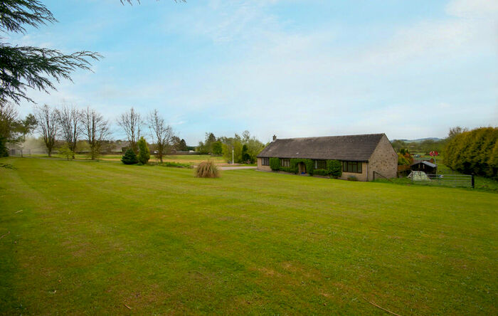3 Bedroom Detached Bungalow For Sale In Foxholes Lane, Matlock, DE4