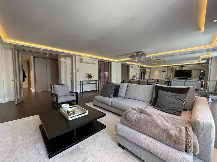 4 Bedroom Flat To Rent In Ebury Street, London, SW1W
