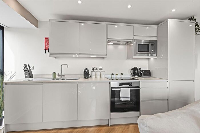 1 Bedroom Flat To Rent In North Street, Leeds, LS2