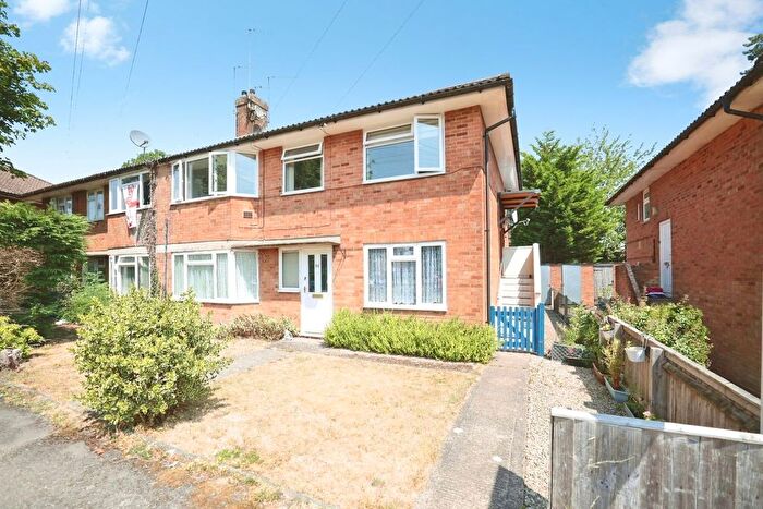 2 Bedroom Maisonette For Sale In Mount Nugent, Chesham, HP5