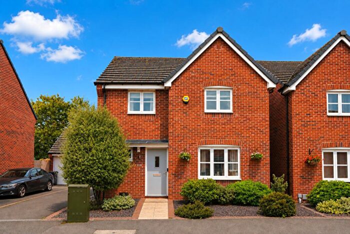4 Bedroom Detached House For Sale In Bonneville Road, Hinckley, Leicestershire, LE10