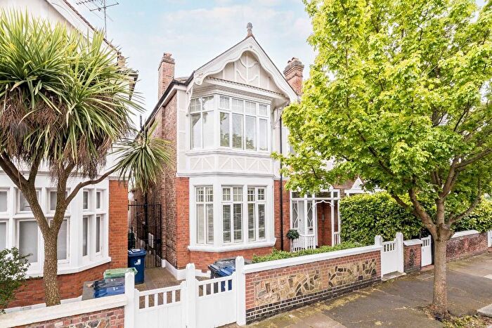 2 Bedroom Flat To Rent In Fordhook Avenue, Ealing, W5