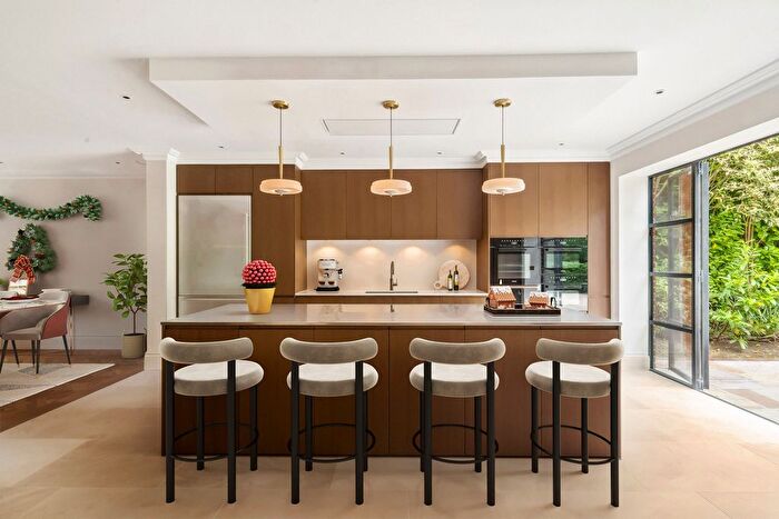 7 Bedroom Detached House For Sale In Eaton Park Road, Cobham, KT11