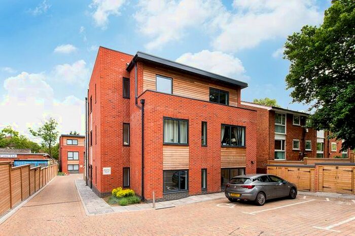 1 Bedroom Flat To Rent In Brunswick Park Road, London, N11