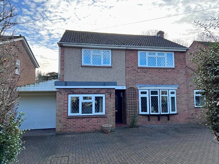 4 Bedroom Detached House For Sale In Heatherstone Avenue, SO45