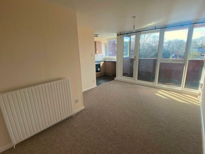 Studio To Rent In Browns Green, Birmingham, B20