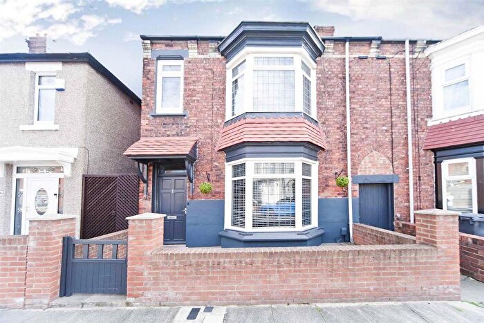 3 Bedroom End Of Terrace House For Sale In Wansbeck Gardens, Hartlepool, TS26