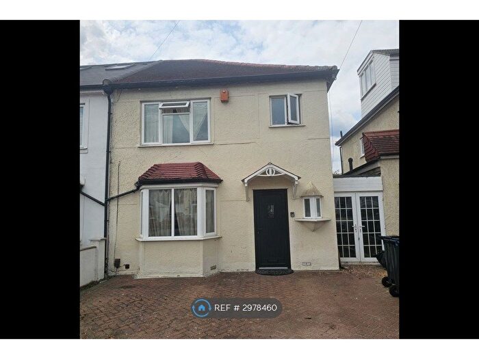 4 Bedroom Semi-Detached House To Rent In Ingram Road, Thornton Heath, CR7