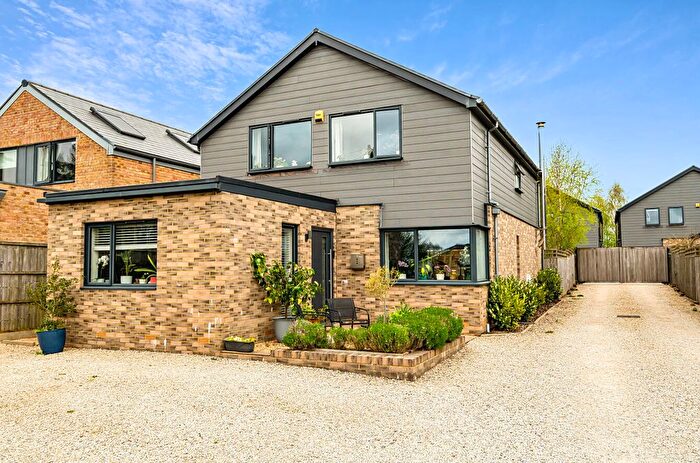 3 Bedroom Detached House For Sale In Downs Road, South Wonston, Winchester, Hampshire, SO21