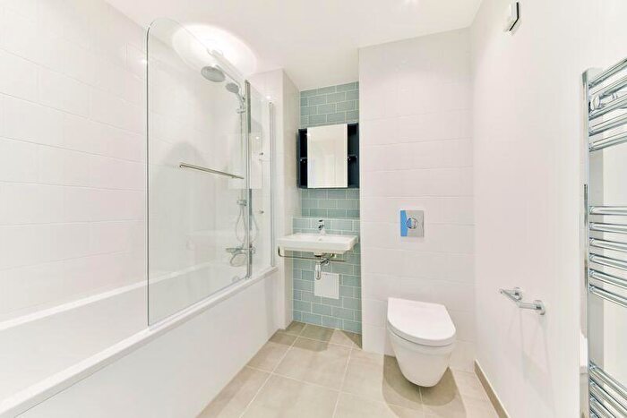 1 Bedroom Apartment For Sale In Discovery Tower, Terry Spinks Place, London, E16