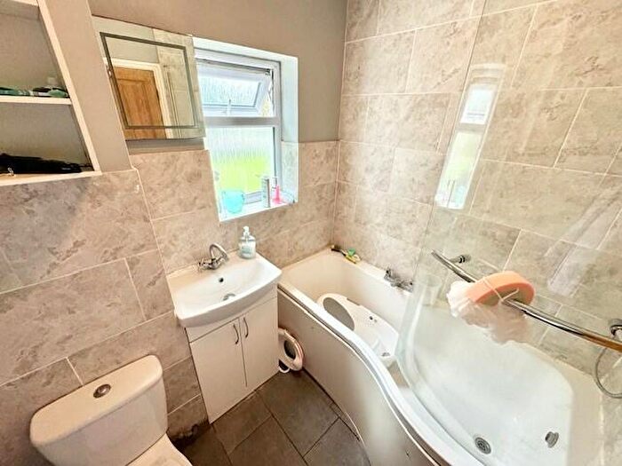 2 Bedroom Flat To Rent In Rush Green Gardens, Romford, RM7