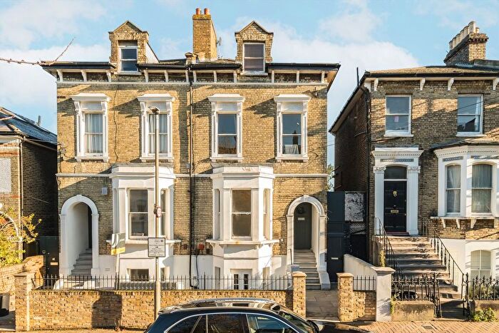 2 Bedroom Flat For Sale In Ramsden Road, Balham, SW12