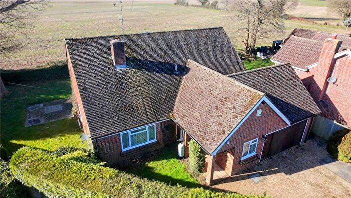 4 Bedroom Detached House For Sale In Spring Close, Upper Basildon, Reading, Berkshire, RG8