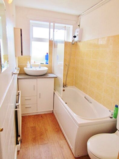 2 Bedroom Flat To Rent In Beacon Lane, Exeter, EX4