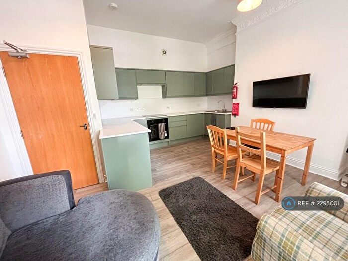 5 Bedroom Maisonette To Rent In North Bank, Newcastle Upon Tyne, NE2