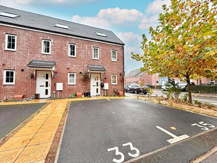 3 Bedroom End Of Terrace House For Sale In Fauna Field, Dunstable, LU5