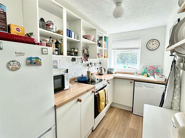 2 Bedroom Retirement Property For Sale In Meadow Court, Bridport, DT6