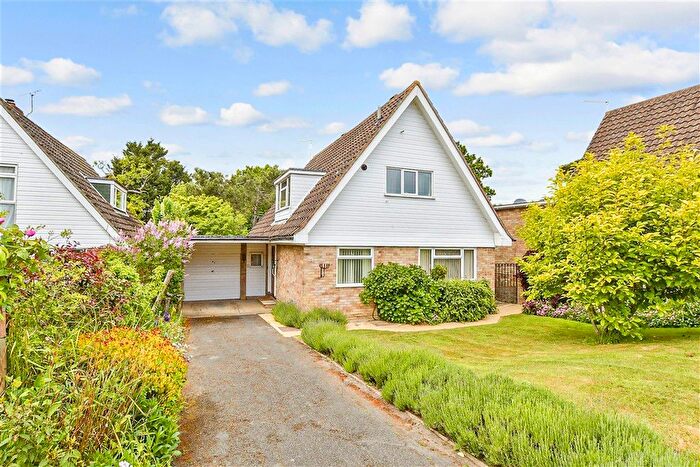 3 Bedroom Chalet For Sale In Hurst Close, Tenterden, Kent, TN30