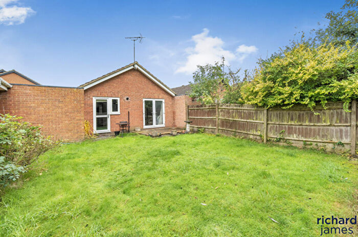 2 Bedroom Detached Bungalow For Sale In Ashburnham Close, Freshbrook, Swindon, SN5