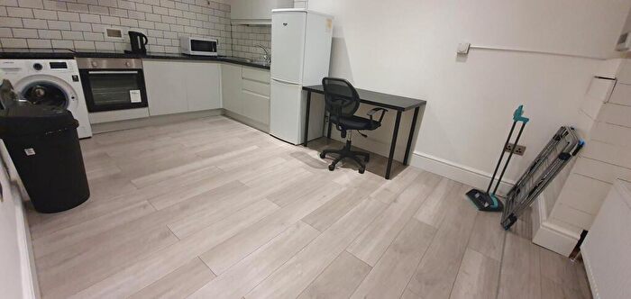 Studio To Rent In Albany Road, Coventry, CV5