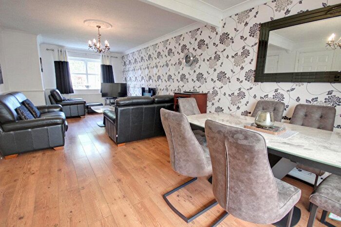 4 Bedroom Detached House For Sale In Inglefield Close, Beverley, HU17