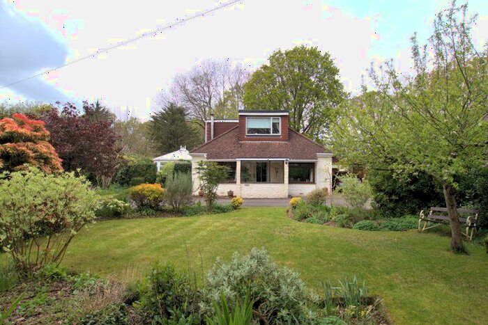 3 Bedroom Detached House For Sale In Titchfield Lane, Wickham, PO17