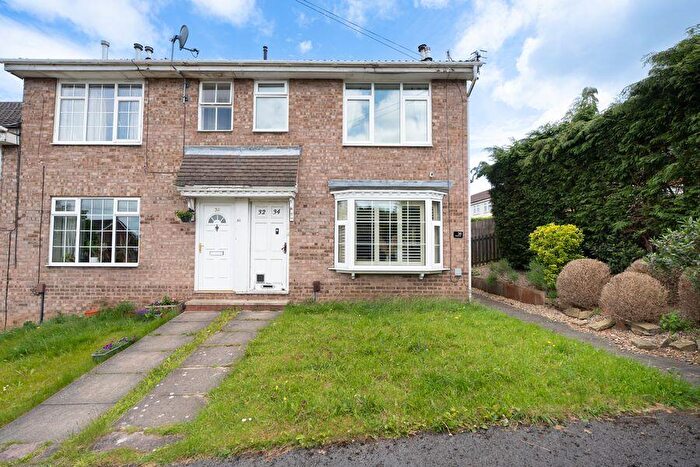 2 Bedroom Flat To Rent In Fieldway Rise, Rodley, LS13