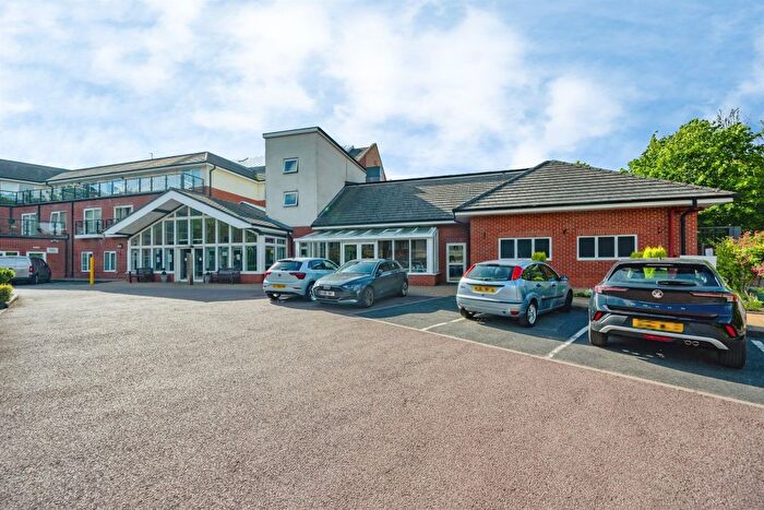 2 Bedroom Flat For Sale In Lower Sandford Street, Lichfield, WS13